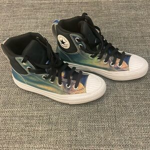 Converse Chuck Taylor All Star Berkshire Girls High Top Shoes Size 6